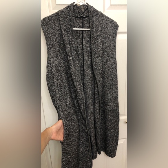 Vince Classic Straight Libe Long Vest Jacket - Cardigan. - Picture 3 of 6